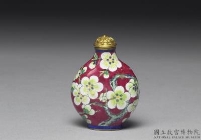 图片[2]-Copper-body painted enamel snuff bottle with a white plum blossom design on a red background, Yongzheng reign (1723-1735), Qing dynasty-China Archive